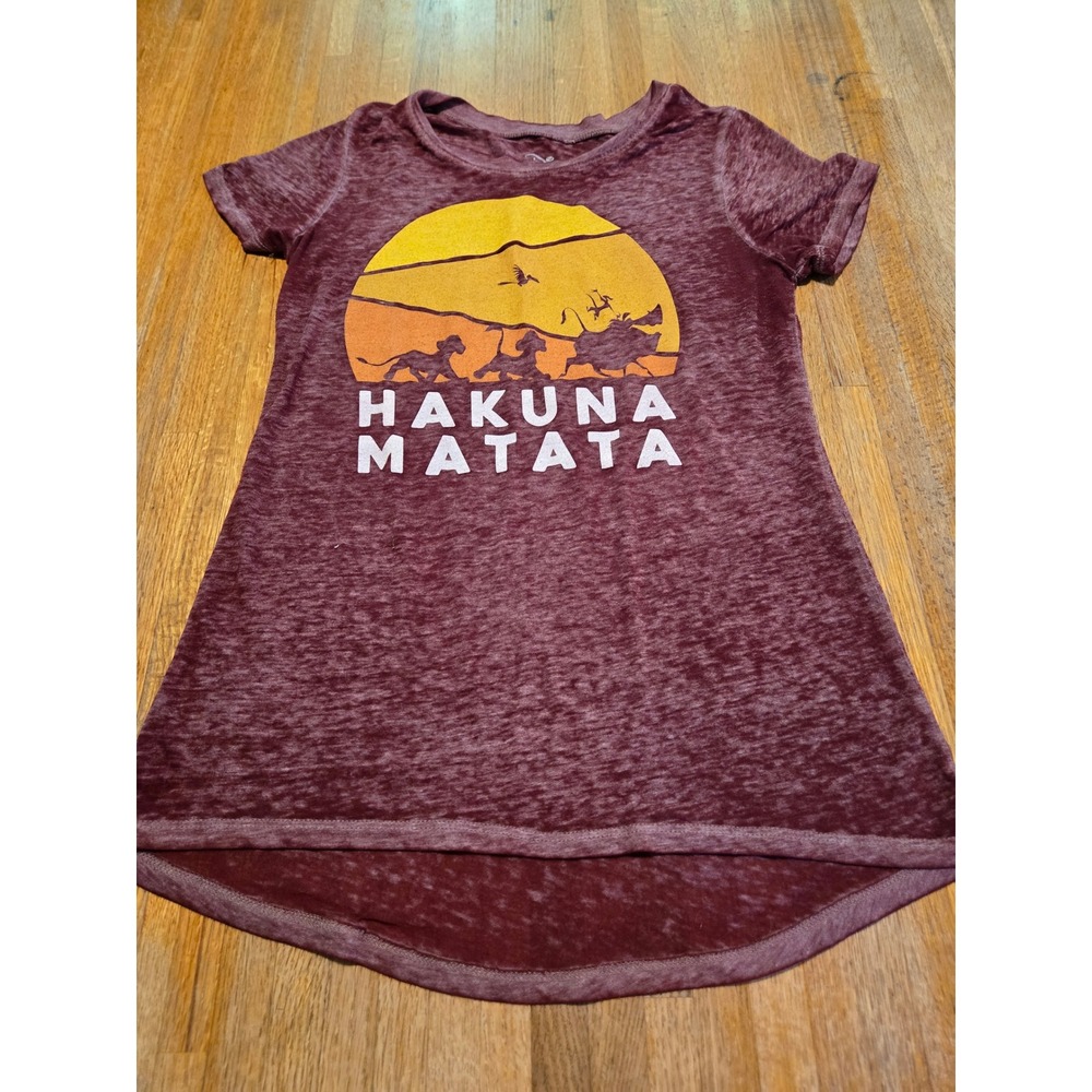 Disney Women SM Burgundy Lion King Hakuna Matata Burnout High Low Graphic Tee